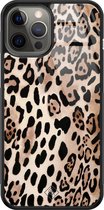 Casimoda® hoesje - Geschikt voor iPhone 12 Pro Max - Luipaard print bruin - Luxe Hard Case Zwart - Backcover telefoonhoesje - Goudkleurig