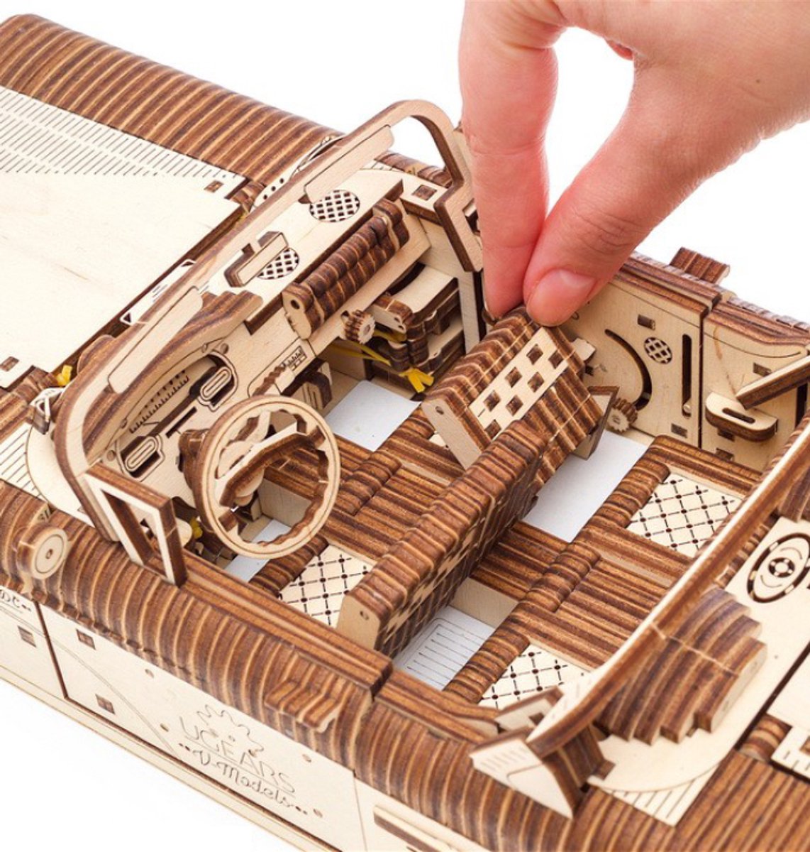 UGEARS Houten 3D Model - Droomcabriolet VM-05 — afbeelding 10