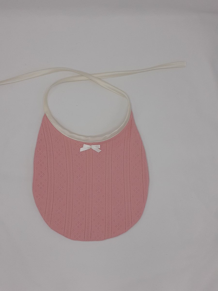 Goedkoopste Slabbetje Rosalynn Vintage oudroze ajour, creme strikje, katoen - vochtopnemend - striklintjes