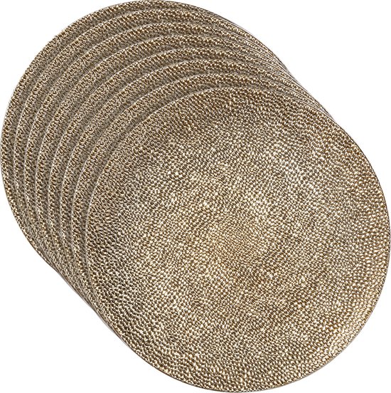 Stapel van 12 goudkleurige kaarsborden met een fijn, verhoogd patroon. Diameter 33 cm.