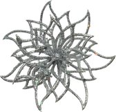 4x stuks decoratie bloemen kerststerren zilver glitter op clip 14 cm - Decoratiebloemen/kerstboomversiering