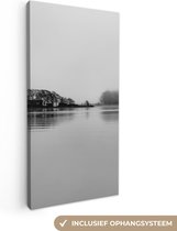 Canvas Schilderij Meer zwart-wit foto - 20x40 cm - Wanddecoratie