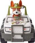 Vooraanzicht van Tracker's Jungle Cruiser Paw Patrol speelgoedauto met Tracker zittend in de auto.