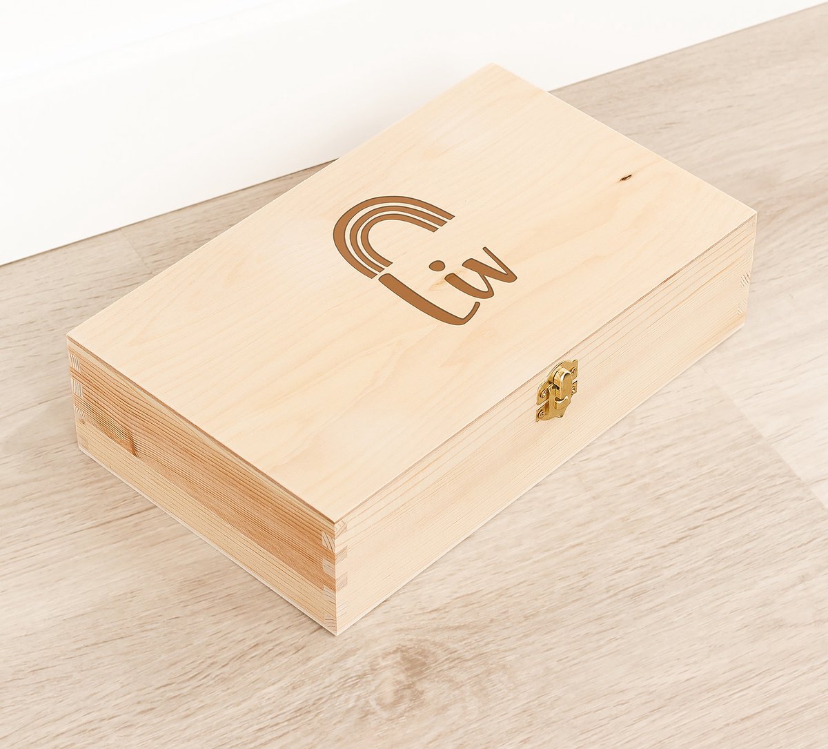 Houten kistje 'Liv' Regenboog - Tekenkist - Herinneringsdoos - Kraamcadeau - Knutseldoos - Memorybox - Baby - Geboorte