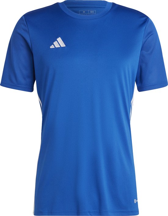 Kobaltblauw Adidas sportshirt voor heren met witte strepen aan de zijkanten en logo op de borst.
