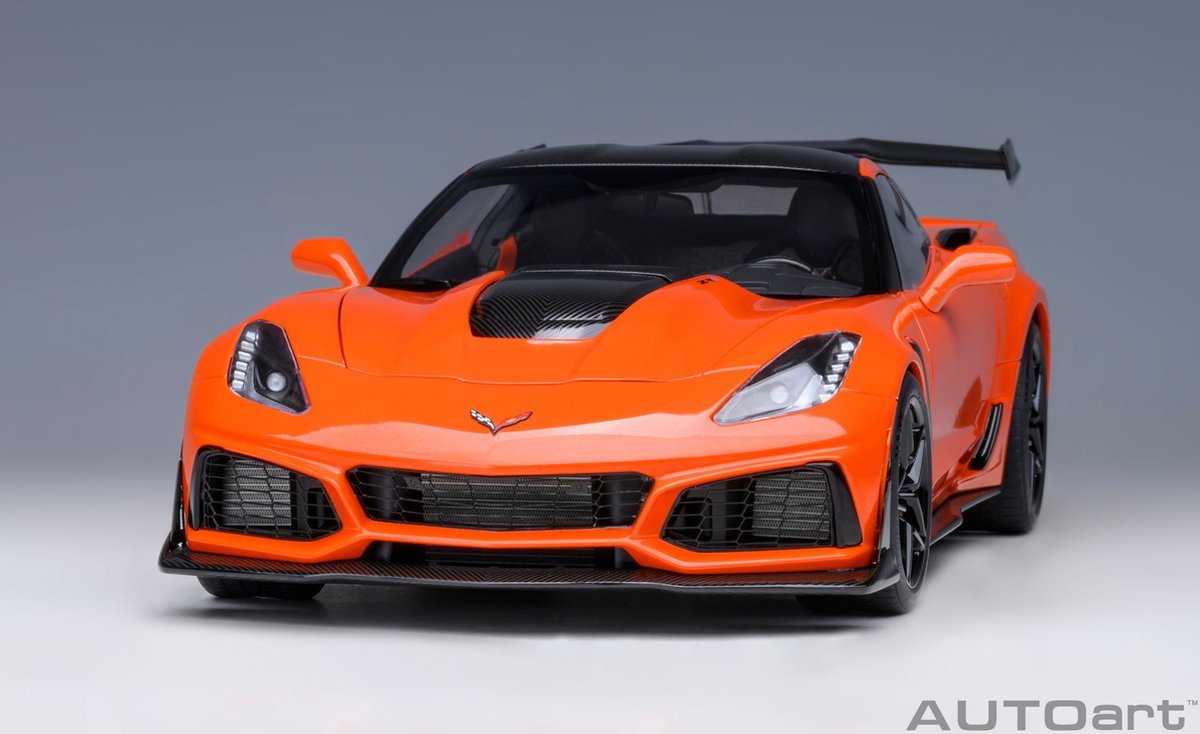 AUTOart 1/18 Chevrolet Corvette C7 ZR1, Sebring Orange Tintcoat