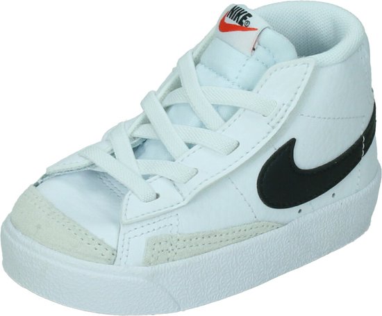 Nike blazer mid '77 in de kleur wit.