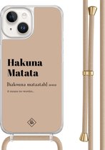 Casimoda® hoesje met beige koord - Geschikt voor iPhone 14 - Hakuna Matata - Afneembaar koord - TPU/acryl - Bruin/beige