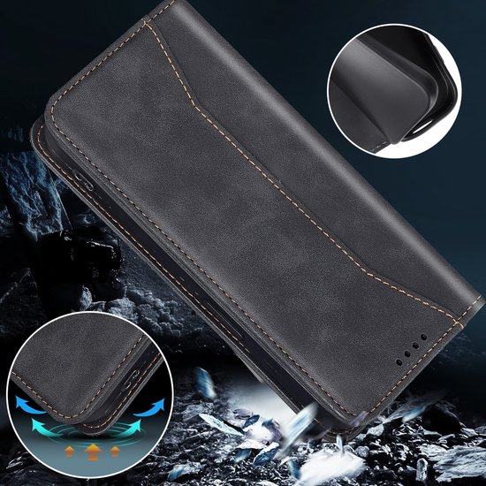 Zwarte lederen walletcase met stiksels, gedetailleerde hoeken en magnetische sluiting.