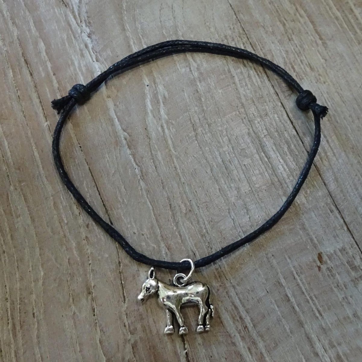 GoedeDoelen.Shop | Veterarmband Dolores | Ezel Armband | Ezel | Uniek Sieraad | Handgemaakt | Dierenliefde | Polsmaat tot 27 cm | Wellness-House