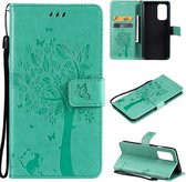 Voor OnePlus 9 Boom & Kat Patroon Geperst Afdrukken Horizontale Flip PU Lederen Hoes met Houder & Kaartsleuven & Portemonnee & Lanyard (Groen)