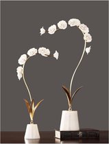 BaykaDecor - Exclusief Marmeren Orchidee Beeld - Handgemaakt Woondecoratie - Keramiek Wit Goud - Stijlvol Hotel Decoratie - 56 cm