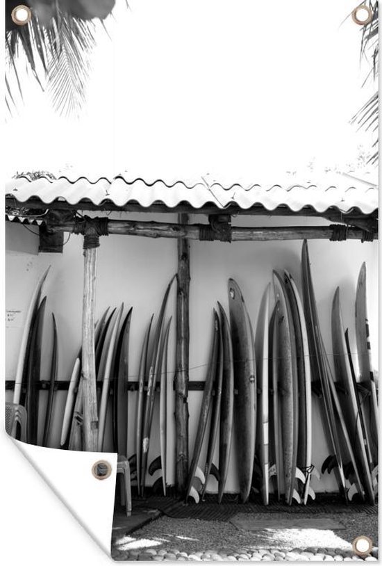 Muurdecoratie Een foto van tientallen surfplanken - zwart wit - 120x180 cm - Tuinposter - Tuindoek - Buitenposter