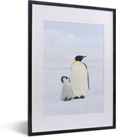 Fotolijst incl. Poster - Pinguïn - Sneeuw - Kuiken - 30x40 cm - Posterlijst - Kerstmis Decoratie - Kerstversiering - Kerstdecoratie Woonkamer - Kerstversiering - Kerstdecoratie voor binnen - Kerstmis