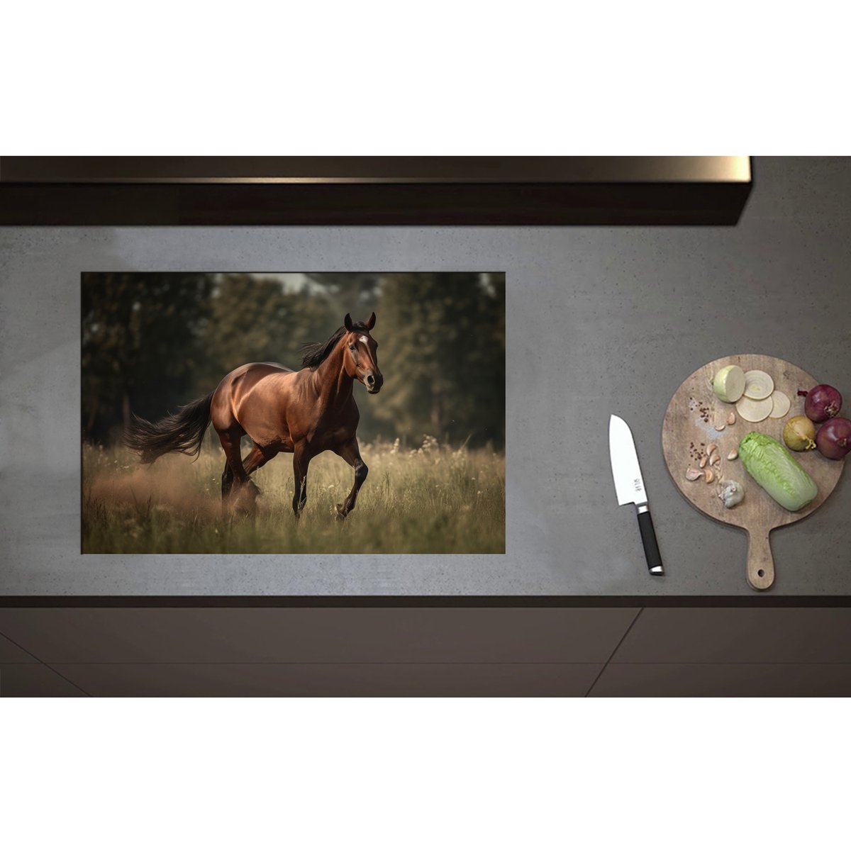 Inductieplaat Beschermer - Bruin Paard met Witte Bles Lopend door Weiland met Hoog Gras - 75x50 cm - 2 mm Dik - Inductie Beschermer - Bescherming Inductiekookplaat - Kookplaat Beschermer van Wit Vinyl