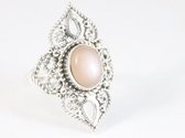 Bague en argent ajourée avec pierre de lune pêche - taille 20