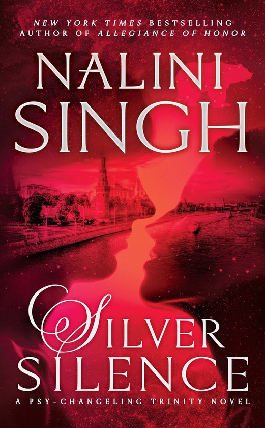 Boekomslag van Silver Silence door Nalini Singh, met twee gezichten in profiel en een stadsgezicht in rood en roze.