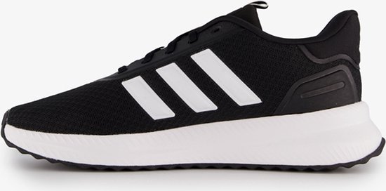 Zwarte Adidas sneaker met witte strepen en witte zool.