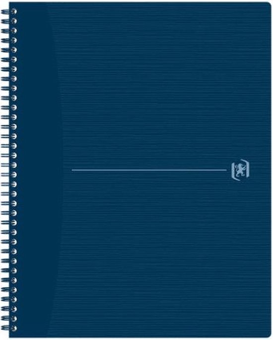 Donkerblauw A4+ notitieboek met spiraalbinding, fijne horizontale lijntjes en een subtiel logo.