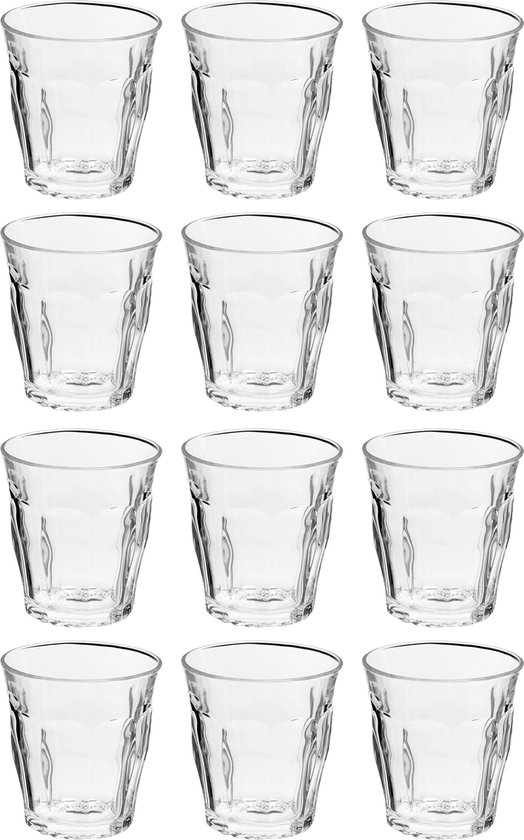 Douze verres transparents, 200 ml, avec des côtes verticales.