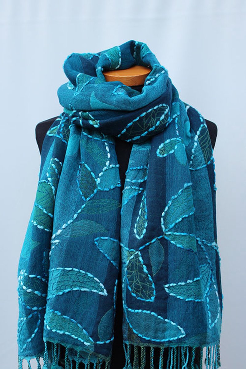 Wollen geborduurde sjaal en omslagdoek Turquoise Blad