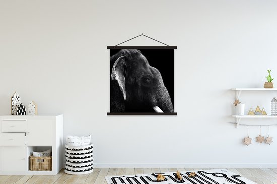 Affiche Éléphant sur fond noir en textielposter noir et blanc lattes noires 120x120 cm - Tirage photo sur plaque scolaire (décoration murale salon / chambre)