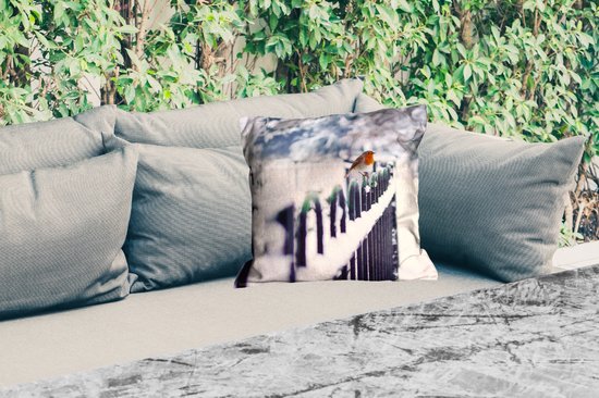 Coussins d'extérieur - Jardin - Rouge-gorge sur clôture enneigée - 45x45 cm