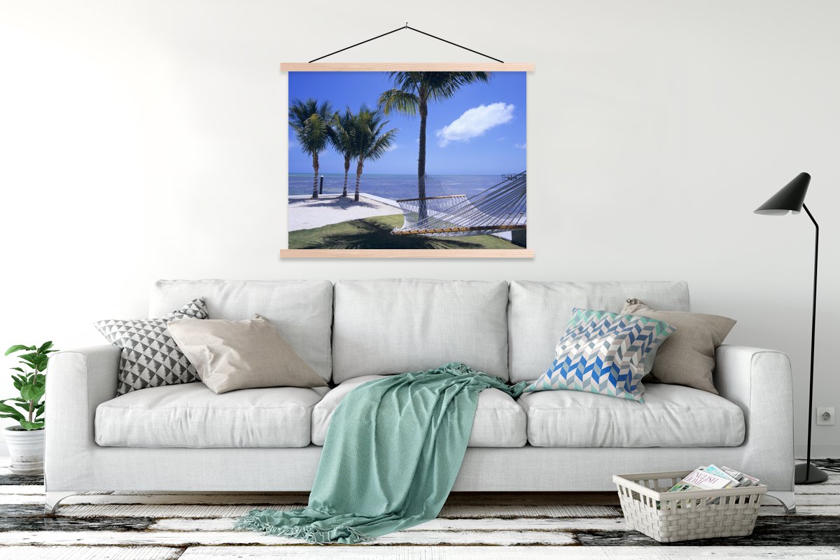 Posterhanger incl. Poster 150x113 cm - Schoolplaat - Zee - Hangmat - Palmboom - Textielposter - Blanke latten