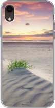 Geschikt voor iPhone XR hoesje - Zonsondergang in een landschap in Nederland - Siliconen Telefoonhoesje