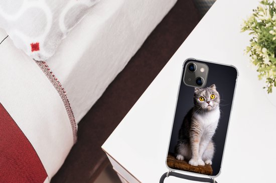 Telefoonhoesje Geschikt voor iPhone 13 - Kat - Ogen - Licht - Siliconen - Crossbody - Backcover met Koord - Telefoonhoesje met koord - Hoesje met touw Telefoonhoesje