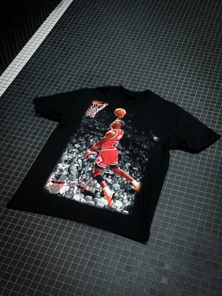 Michael Jordan -Basketball -T-shirt-The Roxx