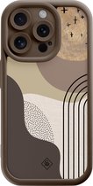 Casimoda® hoesje - Geschikt voor iPhone 15 Pro - Abstract Almond Shapes - Effen telefoonhoesje met lensbescherming - TPU - Backcover - Bruin/beige