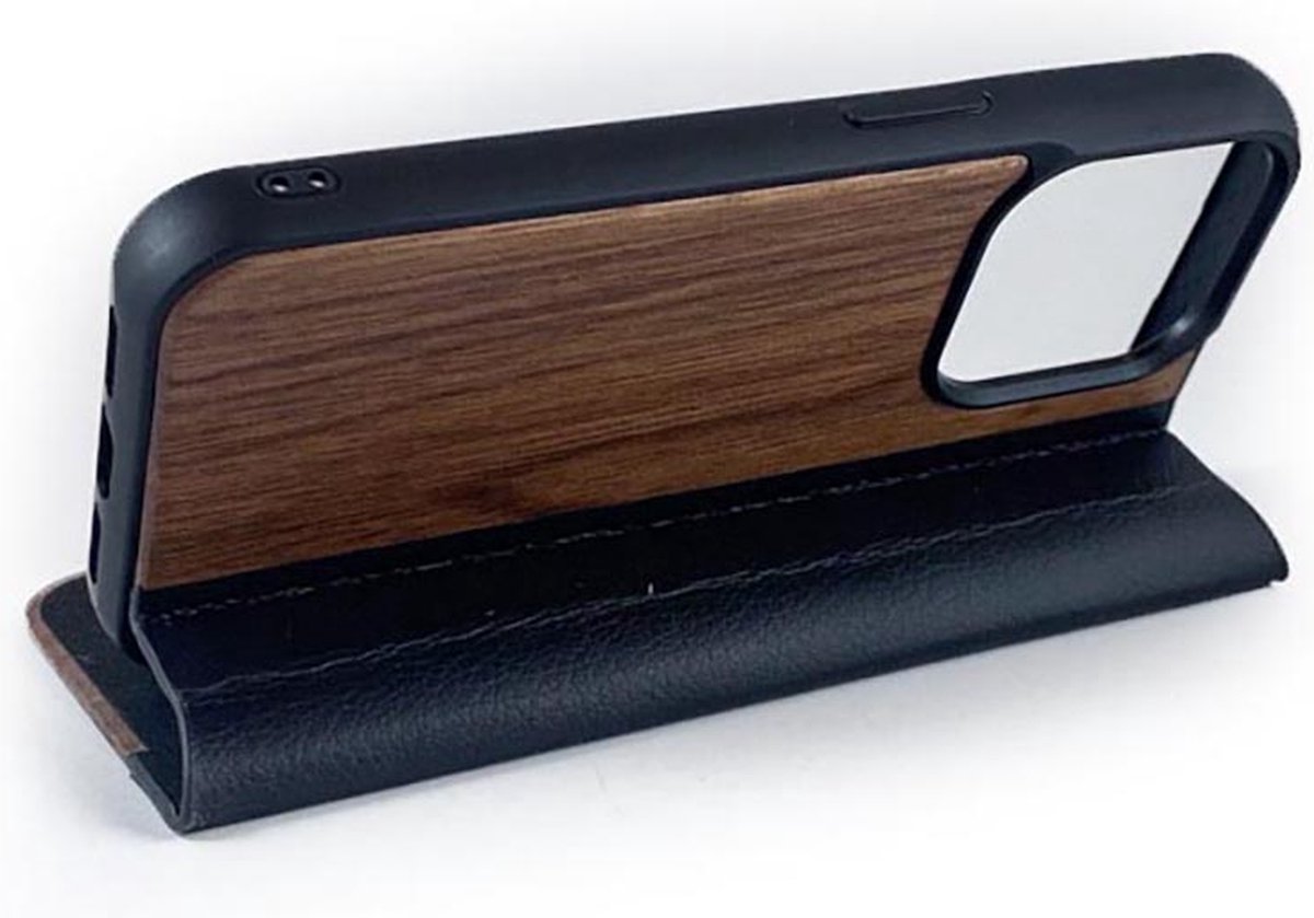 Houten design flip case, iPhone 15 Pro – Notenhout met zwart leer