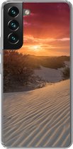 Geschikt voor Samsung Galaxy S22 hoesje - Zonsondergang bij het Nederlandse strand - Siliconen Telefoonhoesje