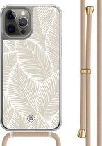 Casimoda® hoesje met beige koord - Geschikt voor iPhone 12 Pro - Palm Leaves Beige - Afneembaar koord - TPU/polycarbonaat - Bruin/beige