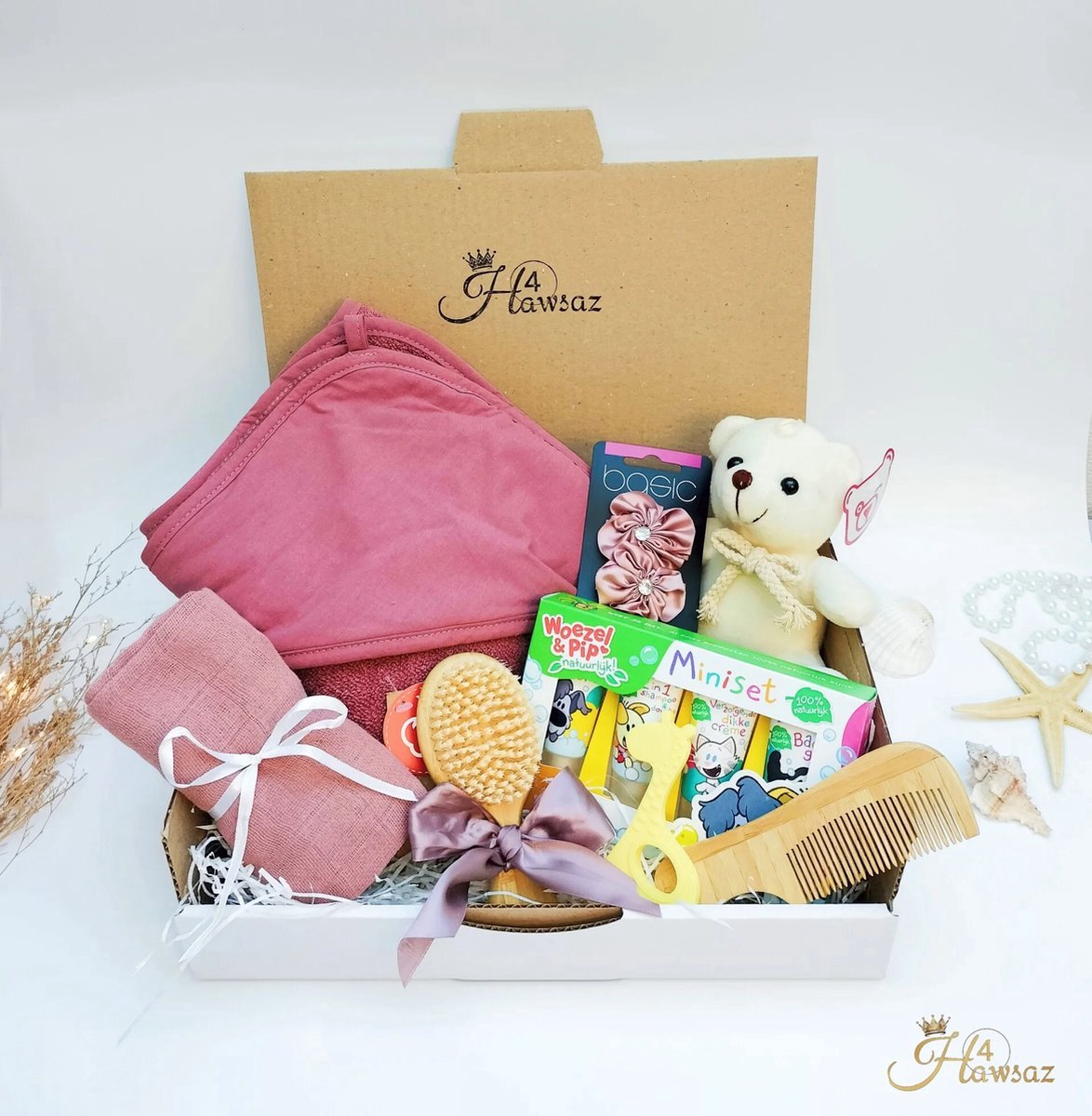 Goedkoopste Geschenkset 12 stuks Kraamcadeau voor meisje - Hawsaz.nl cadeau - Gepersonaliseerd - Baby knuffel - Geschenkset | Babyverzorging| babycadeaus | Badcape met naam| Babycadeau | Babyshower | Geboortecadeau | Kam en borstel set - Geboortecadeau