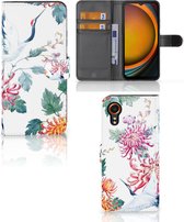 Telefoonhoesje Geschikt voor Samsung Galaxy Xcover 7 Wallet Bookcase Bird Flowers