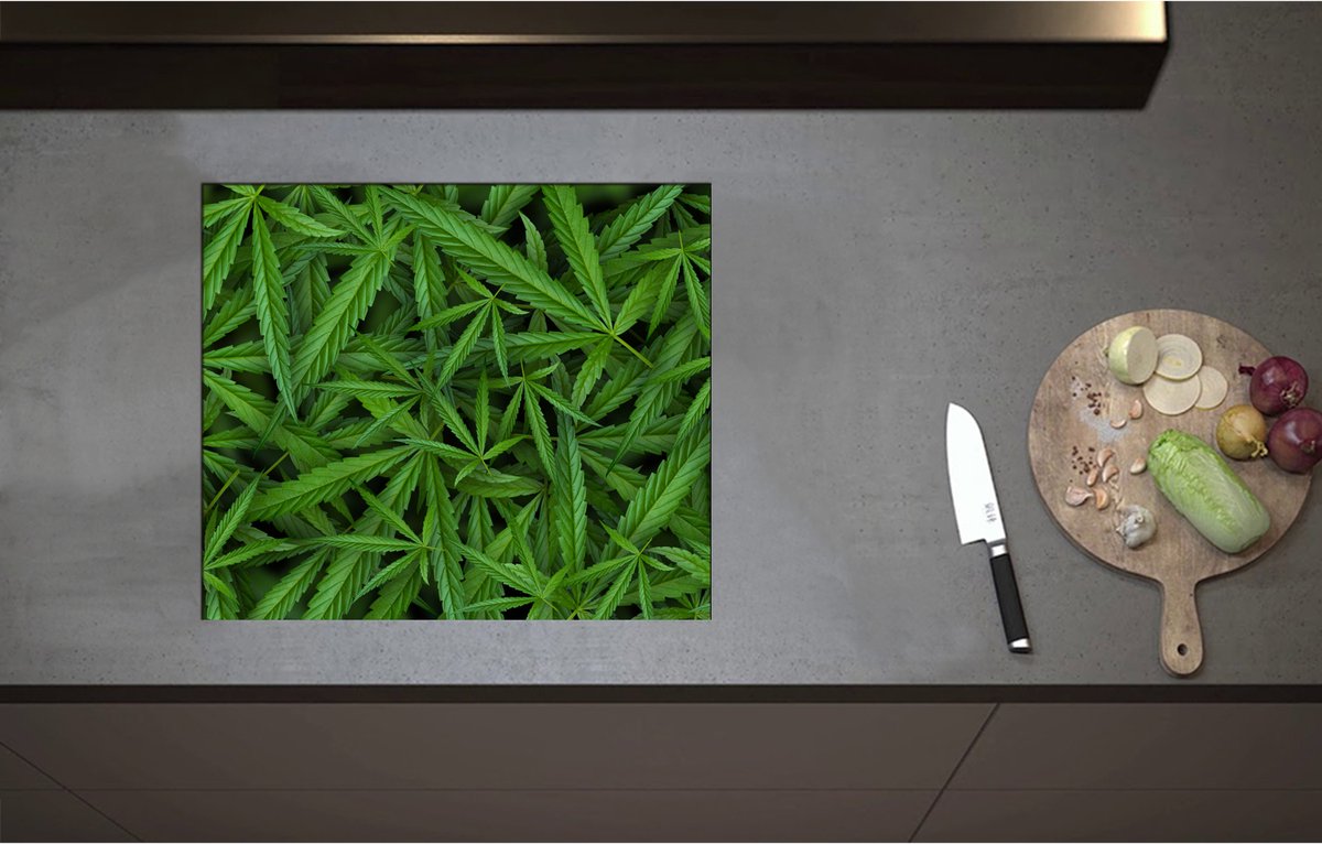 Inductieplaat Beschermer - Bovenaanzicht van Cannabis Planten - 58x50 cm - 2 mm Dik - Inductie Beschermer - Bescherming Inductiekookplaat - Kookplaat Beschermer van Zwart Vinyl