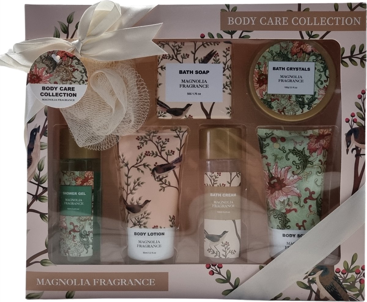 Goedkoopste Body Care Collection - Magnolia Fragrance - Giftset - Welnesset - 7-delig - Puff - Soap - Badzout - Shower Gel - Body Lotion - Cream Bath - Body Scrub - Moederdag