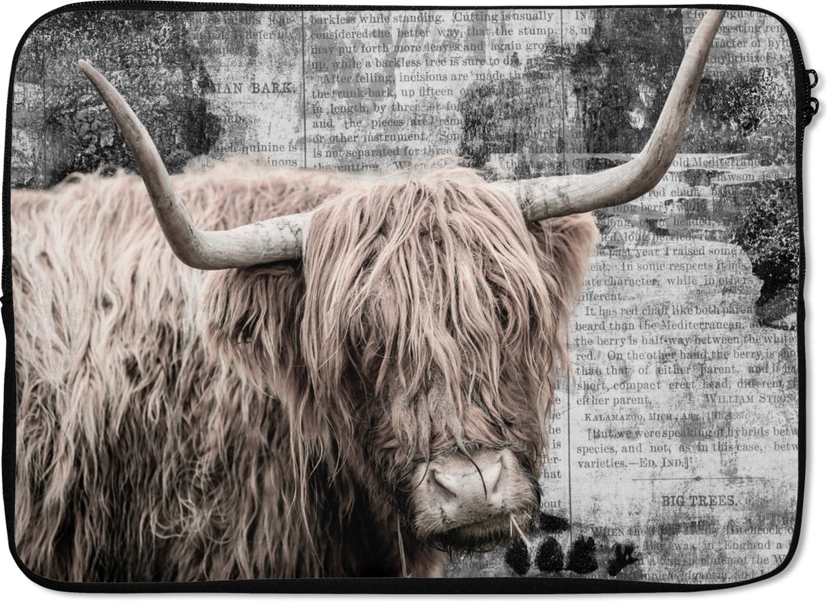 Laptophoes 13 inch - Schotse hooglander - Koe - Retro - Laptop sleeve - Binnenmaat 32x22,5 cm - Zwarte achterkant
