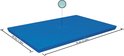 Blauw afdekzeil met afmetingen 7 ft. 4 in. / 2.24 m bij 60.5 in. / 1.54 m.