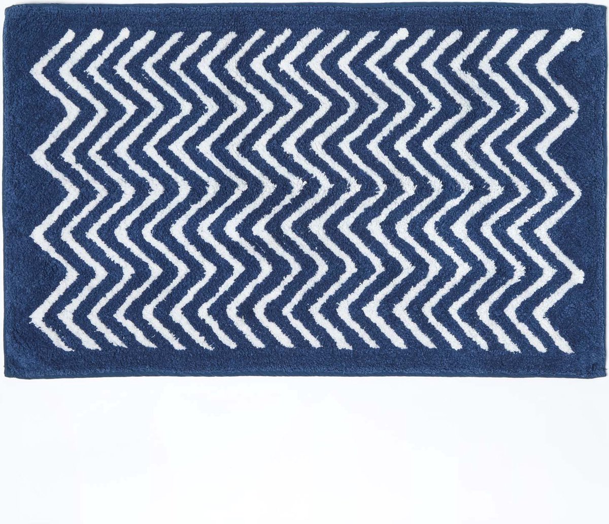 Homescapes antislip badmat met chevronpatroon 100% katoen, donkerblauw en wit