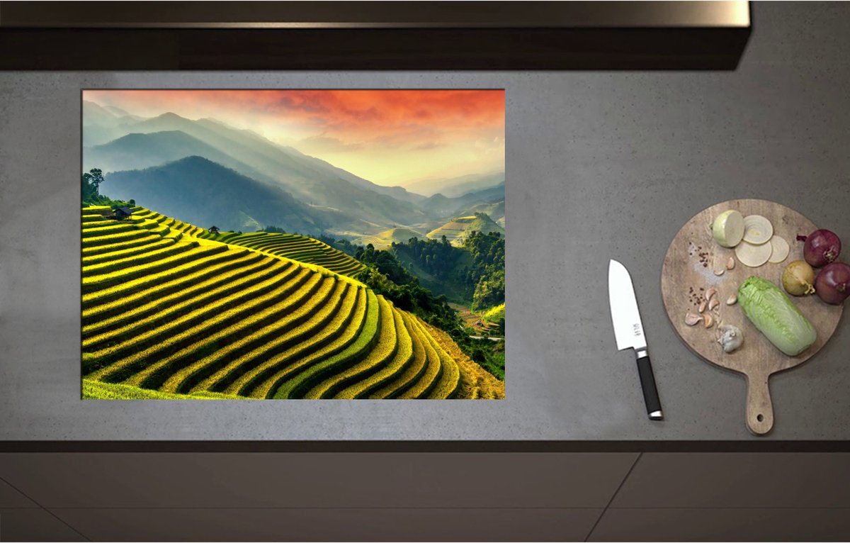Inductieplaat Beschermer - Bergen in Indonesië Vol Rijstvelden - 75x55 cm - 2 mm Dik - Inductie Beschermer - Bescherming Inductiekookplaat - Kookplaat Beschermer van Zwart Vinyl