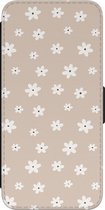 Leuke Telefoonhoesjes - Hoesje geschikt voor Samsung Galaxy S21 - Cute flowers - Wallet Case met pasjeshouder - Bloemen - Beige