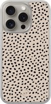 Hoesje geschikt voor iPhone 15 Pro Max - Almond dots - 2in1 backcover - Gestipt - Beige - Leuke Telefoonhoesjes