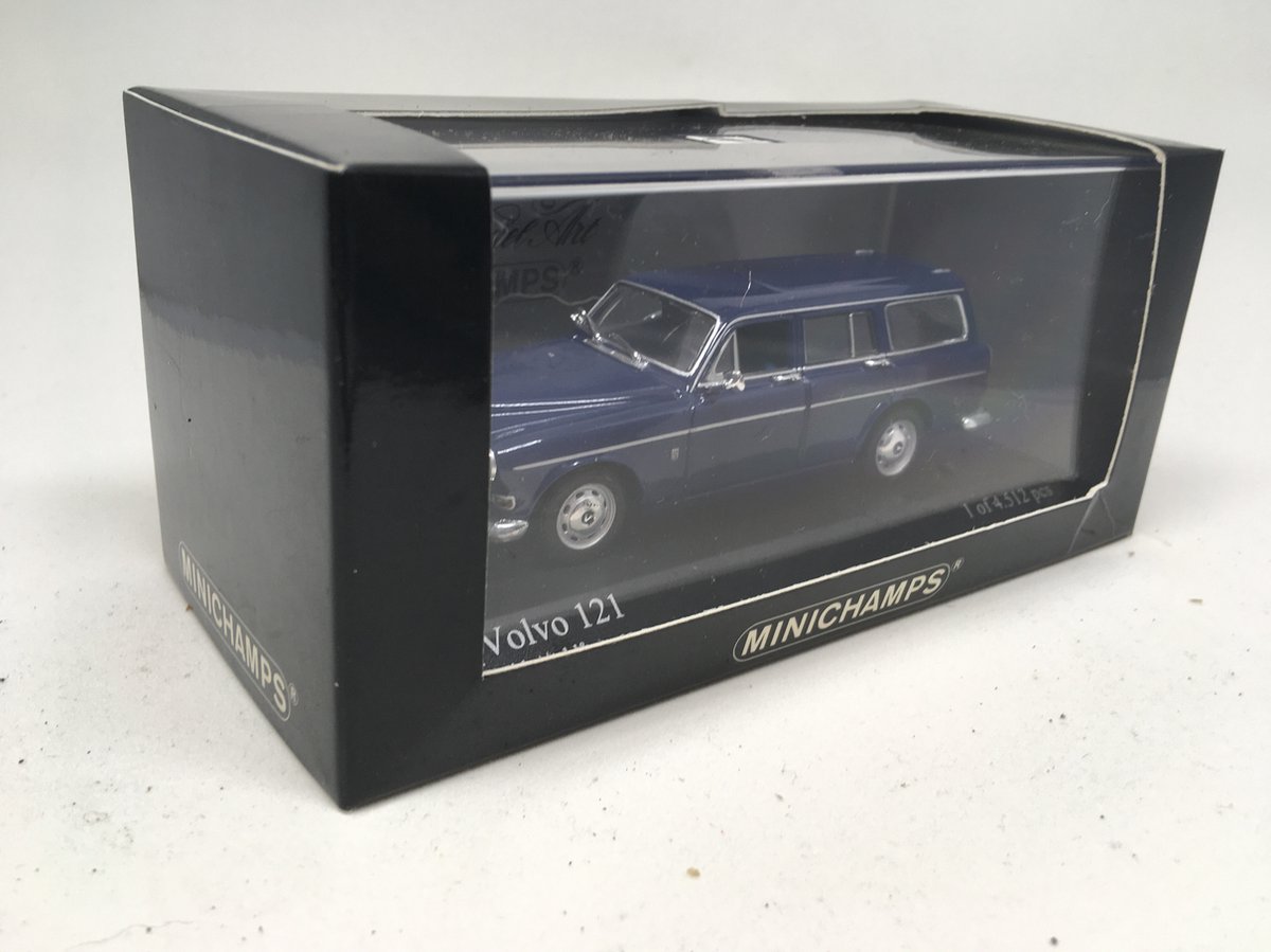 VOLVO 121 AMAZON Estate - 1:43 - blauw - Minichamps - Modelauto 