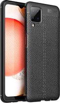 Cadorabo Hoesje geschikt voor Samsung Galaxy A12 / M12 in Diep Zwart - Beschermhoes gemaakt van TPU siliconen met edel kunstleder applicatie Case Cover Etui