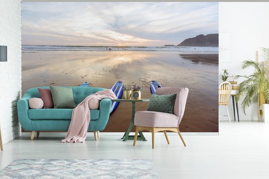 Papier peint Papier peint photo en vinyle - Les planches de surf allongées sur la plage largeur 525 cm x hauteur 350 cm - Tirage photo sur papier peint (disponible en 7 tailles)