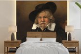 Behang - Fotobehang een oude man - Rembrandt van Rijn - Breedte 280 cm x hoogte 280 cm