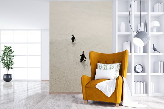 Papier peint - Papier peint photo Deux pingouins marchent sur le sable en Afrique du Afrique - Largeur 170 cm x hauteur 260 cm